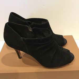 Antonio melani suede open-toe ankle boots. Size7.5